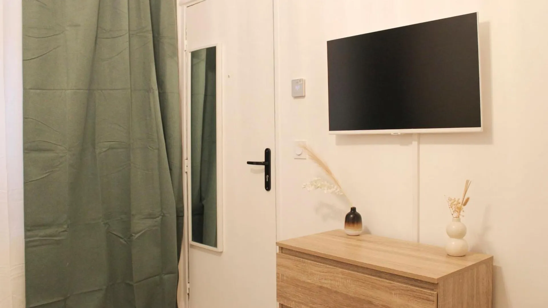 Charming Studio Of 15 M2 In The 10Th باريس